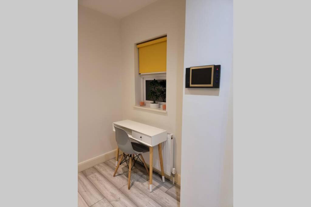 Contemporary 3 Bed Apartment In Hendon Central. Екстер'єр фото